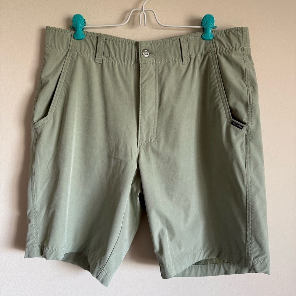 Ascend Men’s Light Green Stretchy Waistband Hiking Outdoors Sports Shorts 35